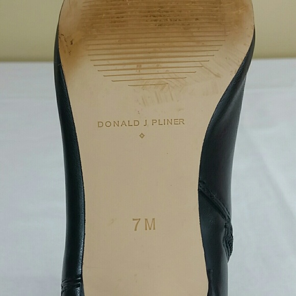Donald J Pliner black kitten heel boots - Picture 5 of 12